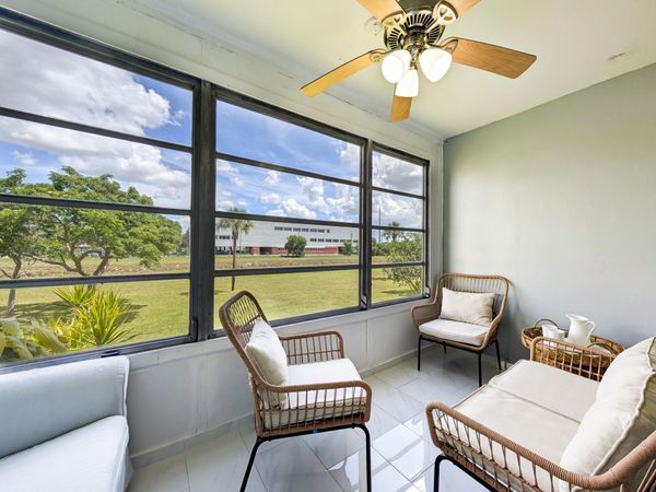 8021 Sunrise Lakes Drive N, Unit 203, Sunrise, FL 33322
