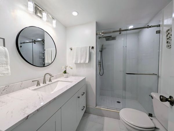 8021 Sunrise Lakes Drive N, Unit 203, Sunrise, FL 33322