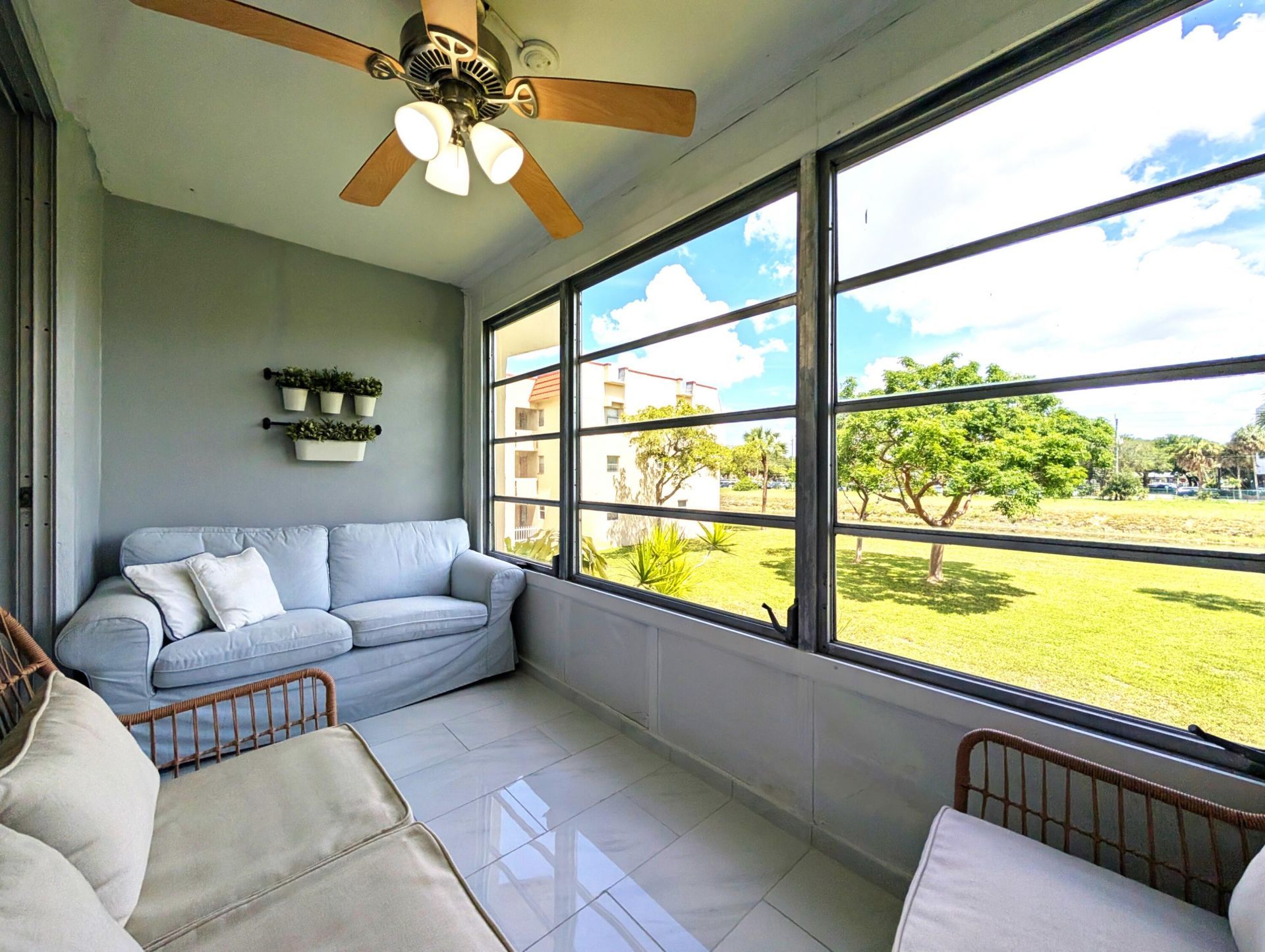 8021 Sunrise Lakes Drive N, Unit 203, Sunrise, FL 33322 Photo