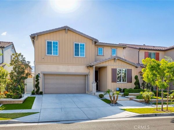 2227 Melogold Way, Corona, CA 92883