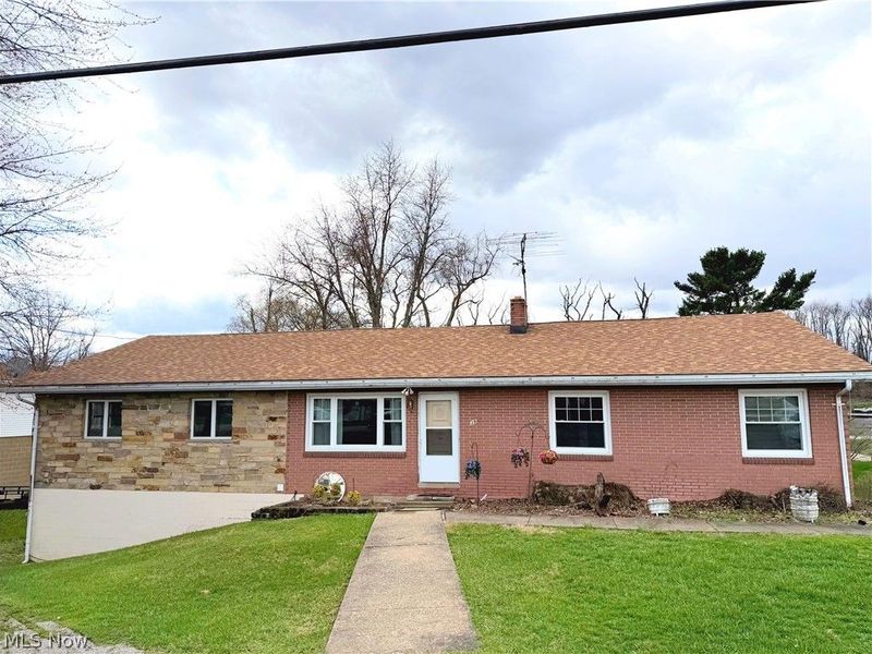 39 Emmett Way, Steubenville, OH 43952 Photo 1