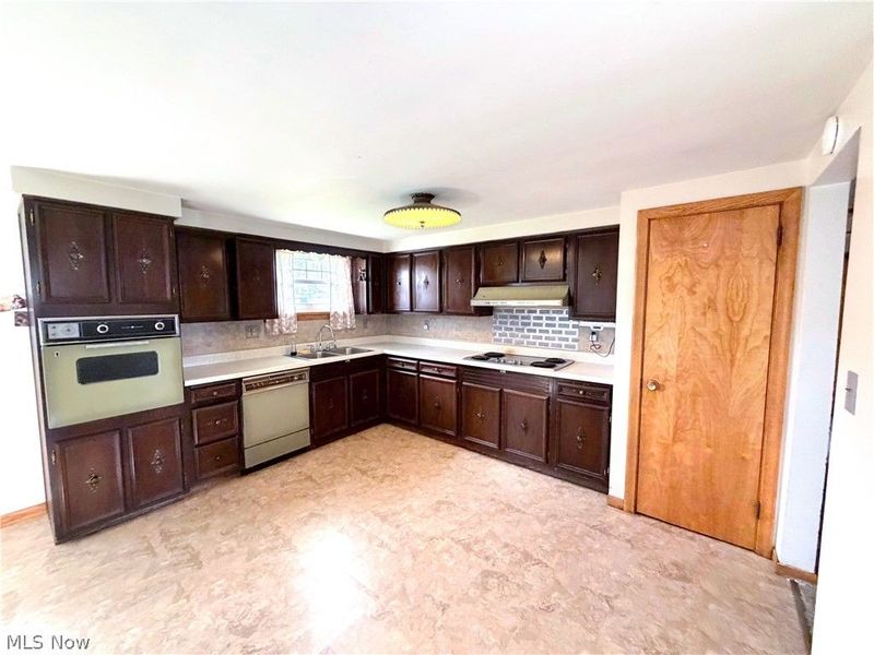 39 Emmett Way, Steubenville, OH 43952 Photo 11