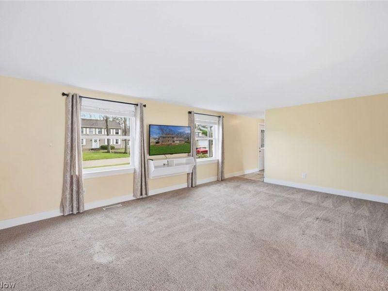 8984 Sherwood Drive NE, Warren, OH 44484 Photo 13