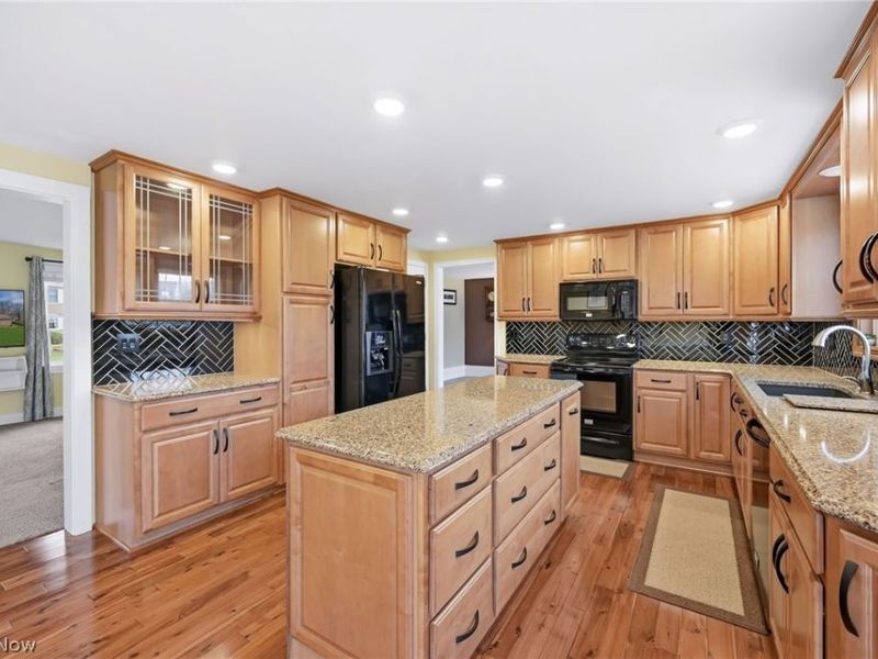 8984 Sherwood Drive NE, Warren, OH 44484 Photo 8