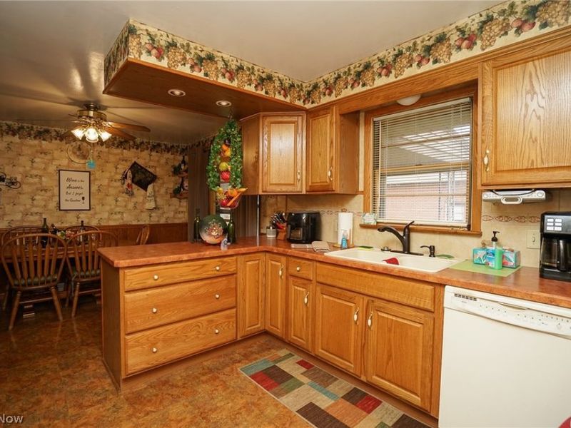 57 Gillian Lane, Boardman, OH 44511 Photo 8