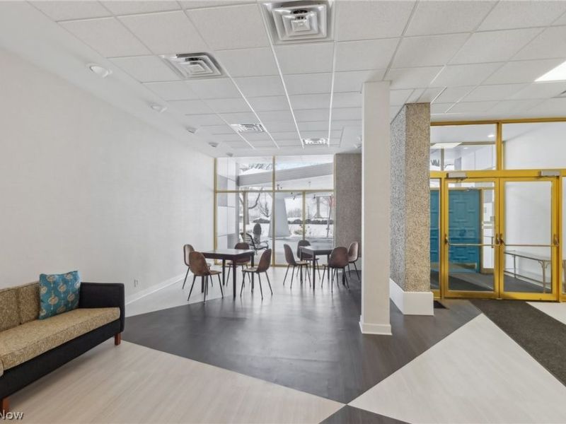 275 N Portage Path, Unit 8A, Akron, OH 44303 Photo 6