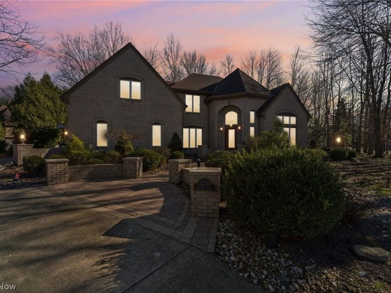 32341 Regency Court, Avon Lake, OH 44012 Photo 2