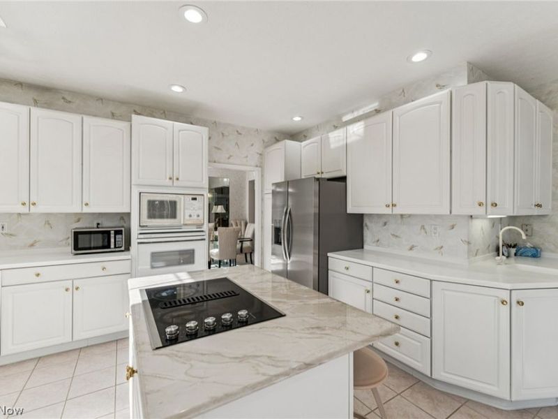 32341 Regency Court, Avon Lake, OH 44012 Photo 22