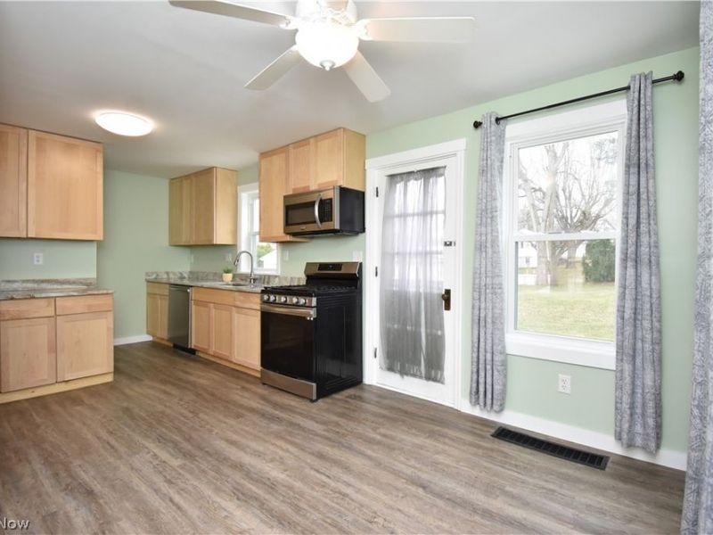 239 Princeton Avenue, Hubbard, OH 44425 Photo 10