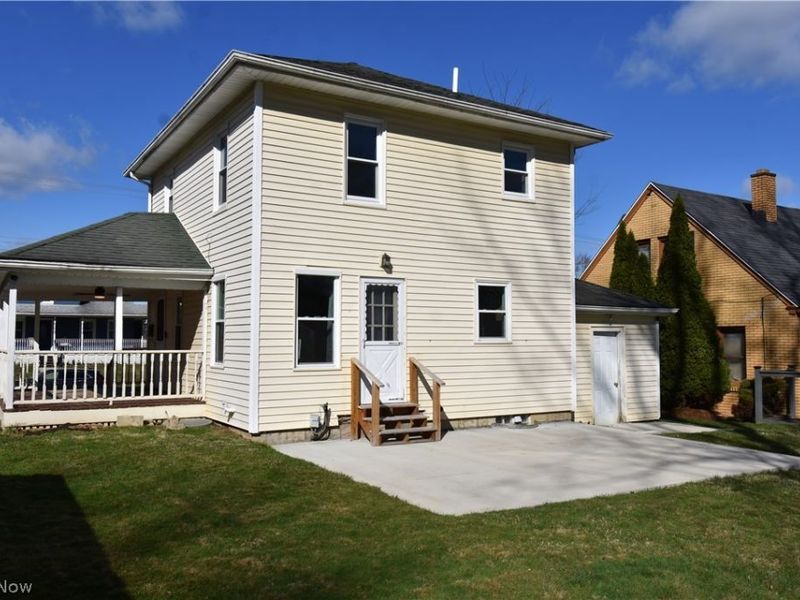 239 Princeton Avenue, Hubbard, OH 44425 Photo 2