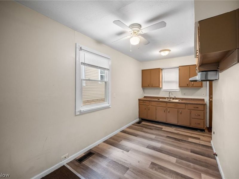3808 E 142nd Street, Cleveland, OH 44128 Photo 4