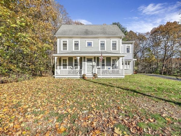 16 County St, Foxboro, MA 02035