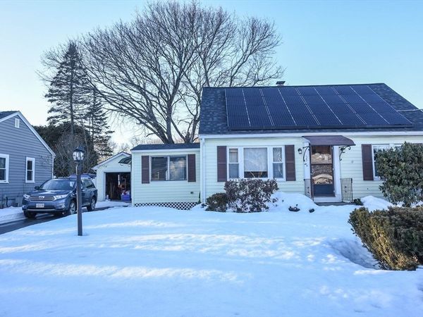 35 Beverly Avenue, Uxbridge, MA 01569