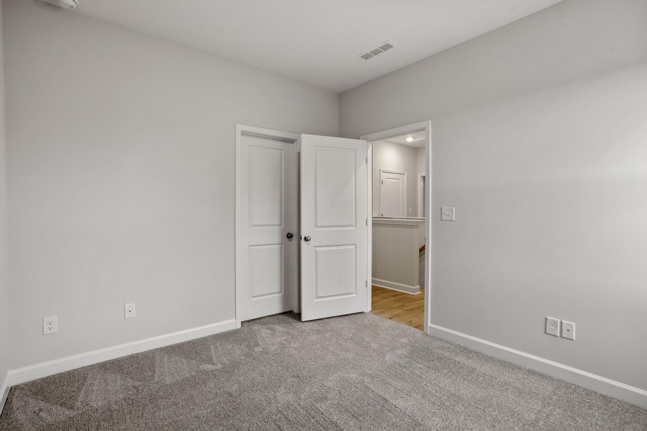 76 Crosswick Street Photo 30