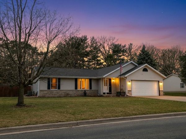 1327 Montclair PLACE, Fort Atkinson, WI 53538