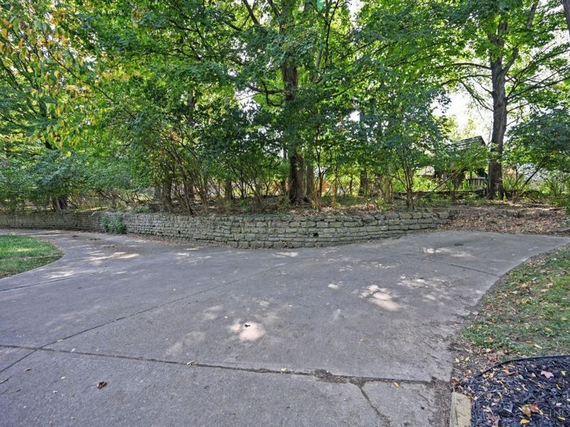 2590 Hunt Road, Reading, OH 45236 Photo 5