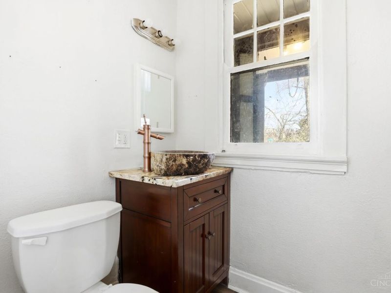 810 S Fred Shuttlesworth Circle, Cincinnati, OH 45229 Photo 17