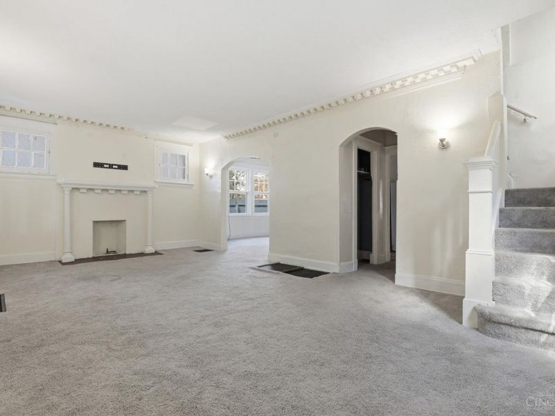 810 S Fred Shuttlesworth Circle, Cincinnati, OH 45229 Photo 4