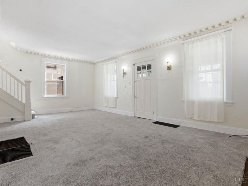 810 S Fred Shuttlesworth Circle, Cincinnati, OH 45229 Photo 6