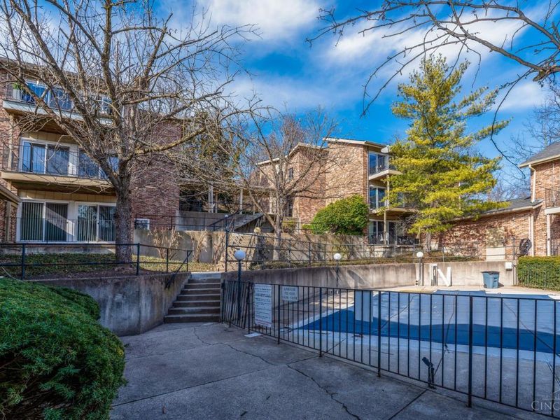 3065 Alpine Terrace, Unit 10A, Cincinnati, OH 45208 Photo 1