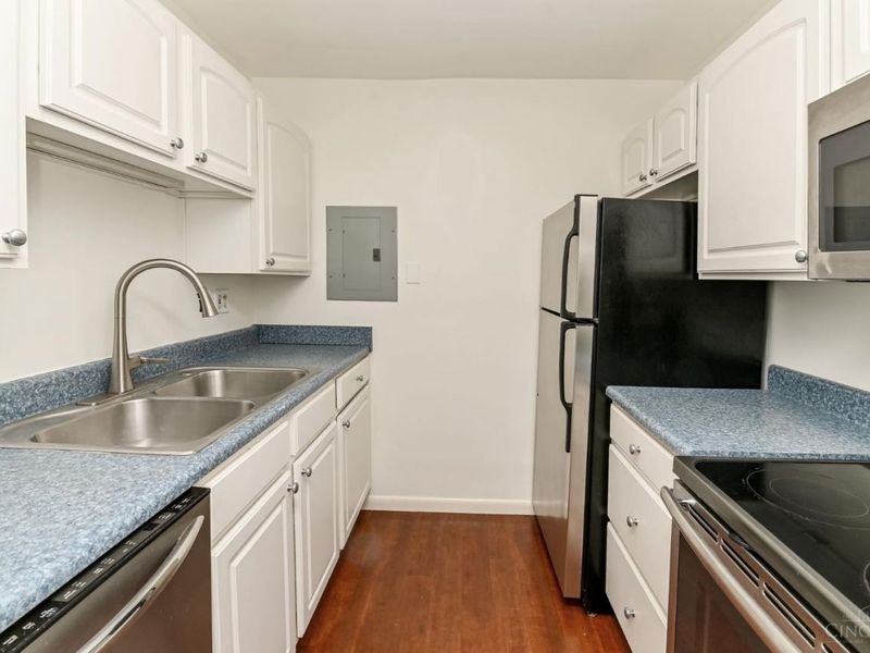 3065 Alpine Terrace, Unit 10A, Cincinnati, OH 45208 Photo 10