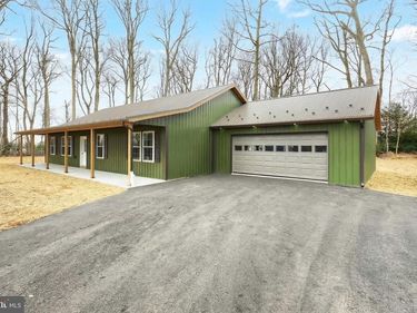 15898 MCDOWELL FARM LANE, STEWARTSTOWN, PA 17363