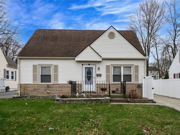 942 E Archwood Avenue , Akron, OH 44306