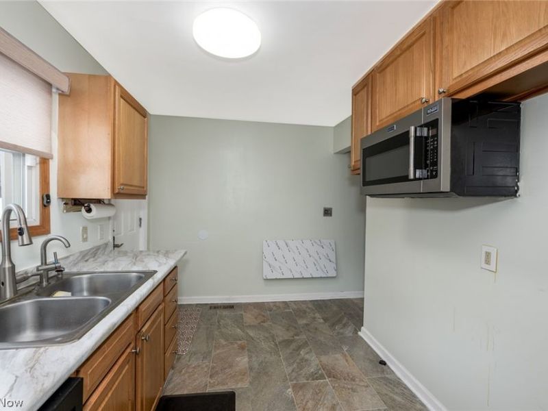 942 E Archwood Avenue, Akron, OH 44306 Photo 18