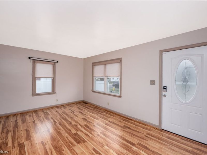 942 E Archwood Avenue, Akron, OH 44306 Photo 6