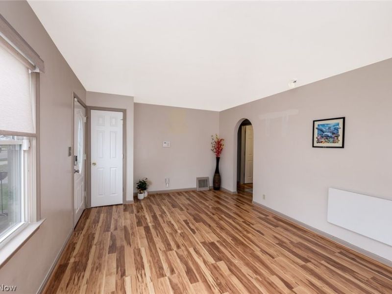 942 E Archwood Avenue, Akron, OH 44306 Photo 7