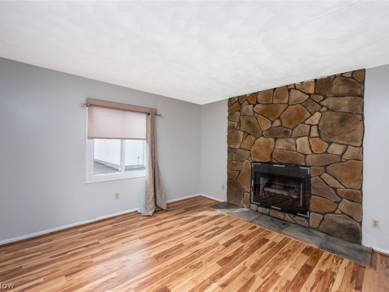 942 E Archwood Avenue, Akron, OH 44306 Photo 8