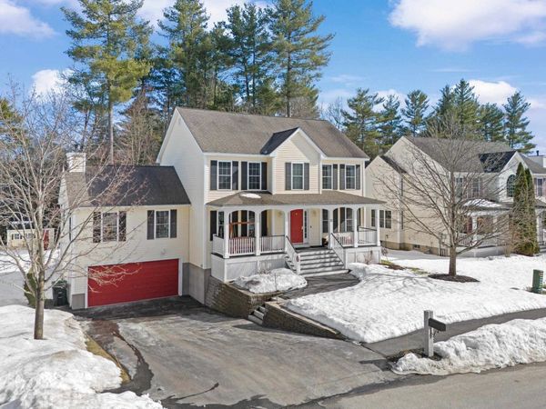 36 Hibiscus Way, Nashua, NH 03062