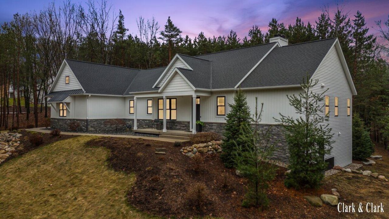 10660 Kissing Ridge Drive Se, Lowell, MI 49331 Main Photo