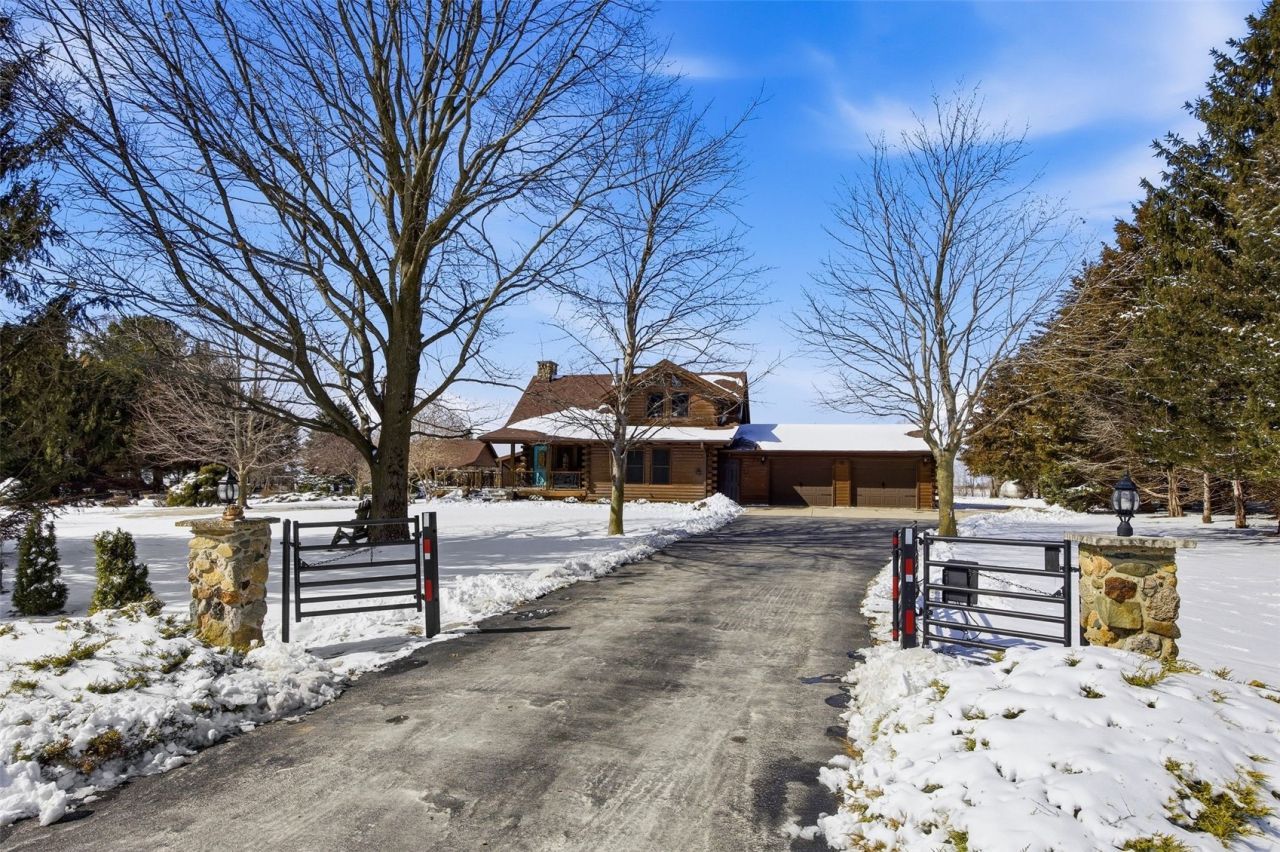 10585 Timberview Drive , Anamosa, IA 52205 Main Photo