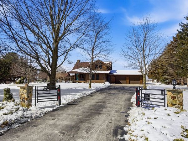 10585 Timberview Drive , Anamosa, IA 52205