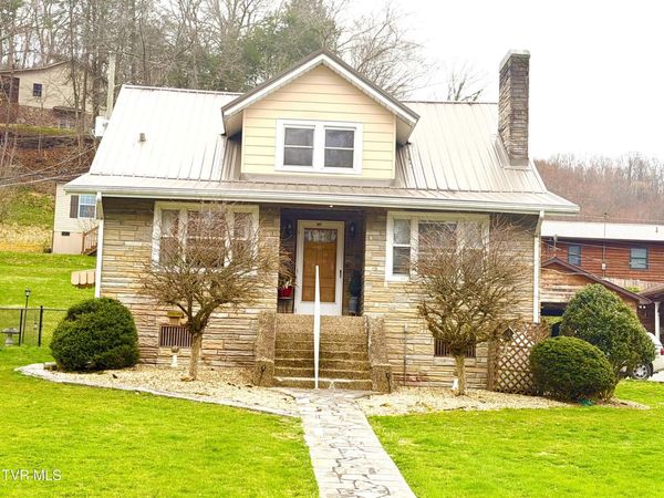 130 Chatham Drive, Clintwood, VA 24228