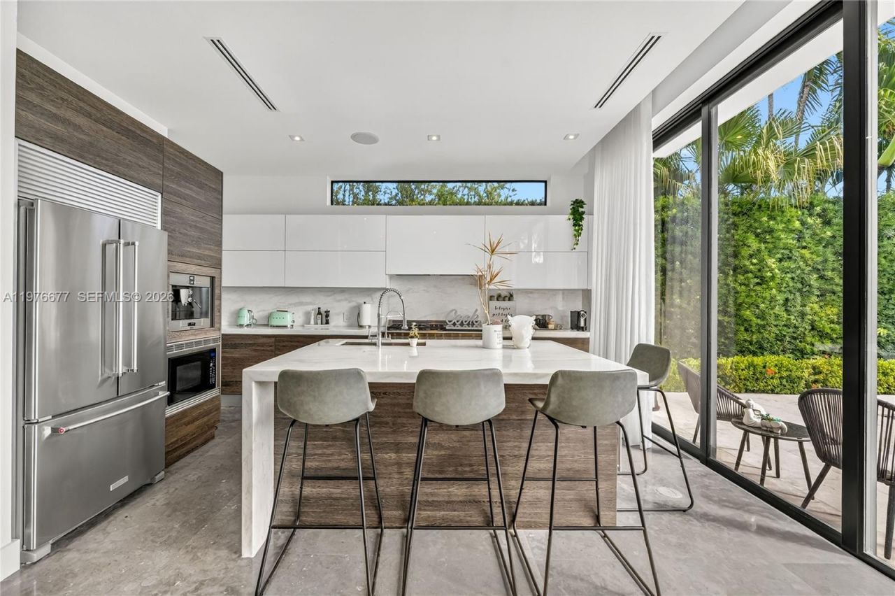 1540 Cleveland Rd, Miami Beach, FL 33141 Photo