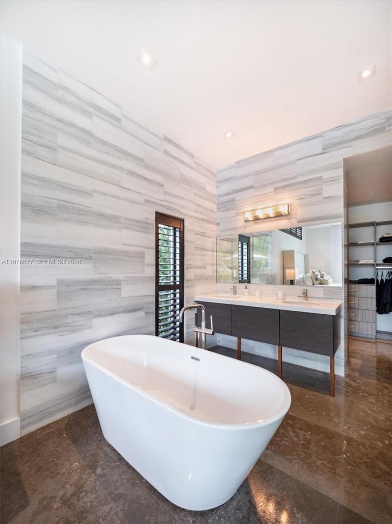 1540 Cleveland Rd, Miami Beach, FL 33141 Photo