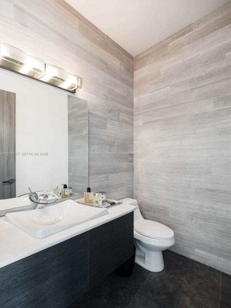 1540 Cleveland Rd, Miami Beach, FL 33141 Photo