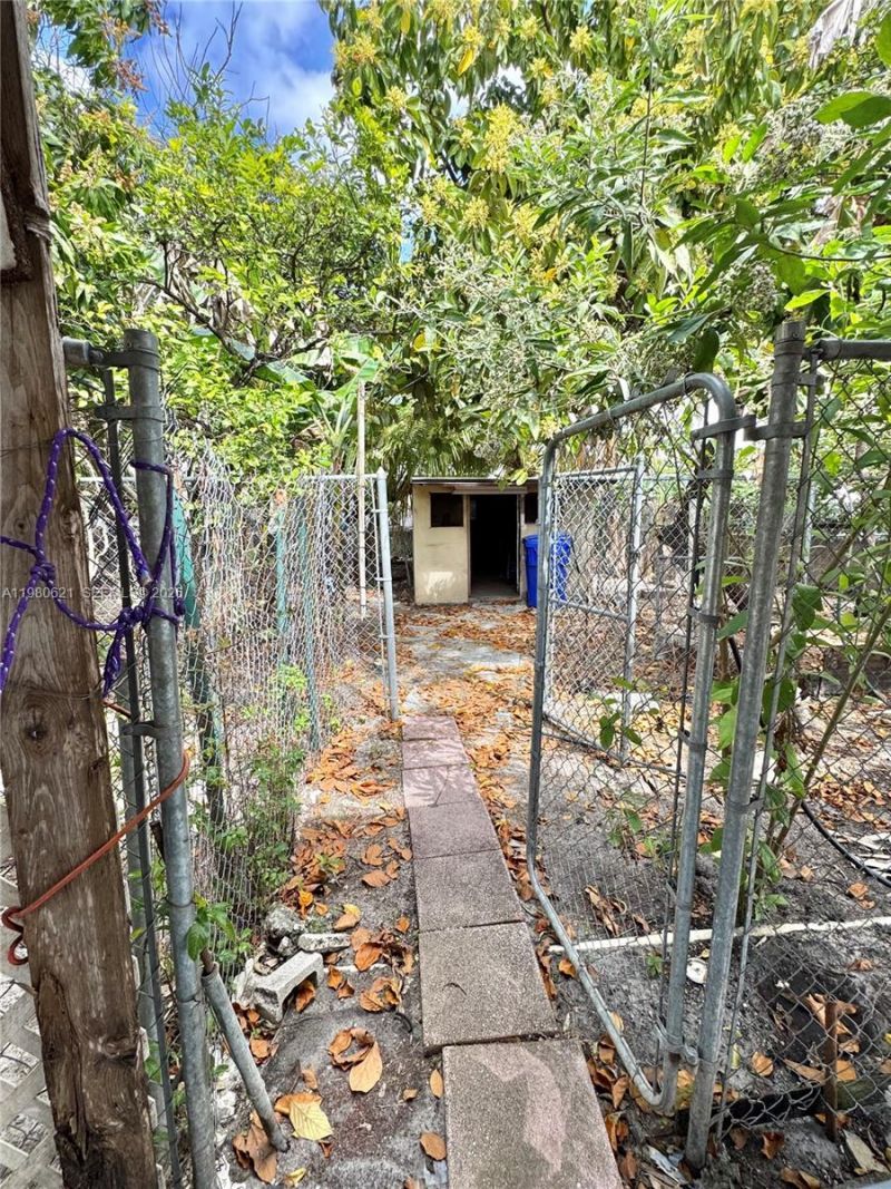 2395 SW 2nd Street, Miami, FL 33135 Photo