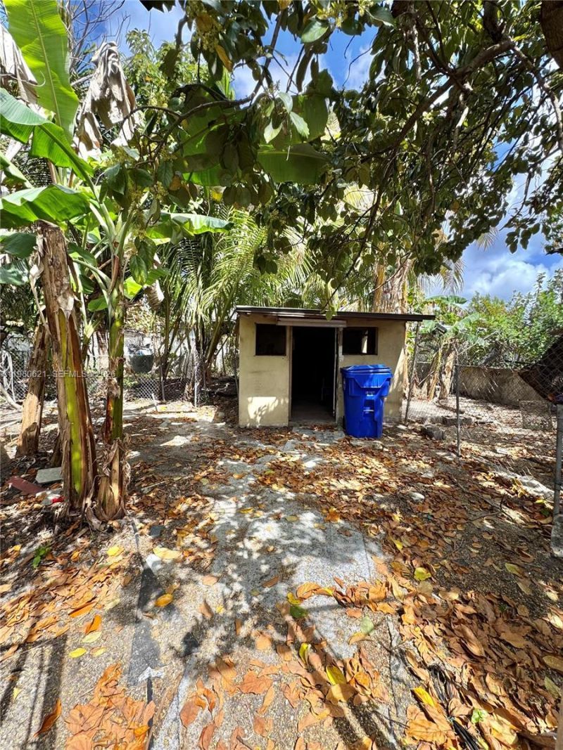 2395 SW 2nd Street, Miami, FL 33135 Photo