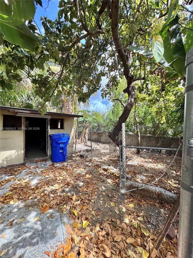 2395 SW 2nd Street, Miami, FL 33135 Photo