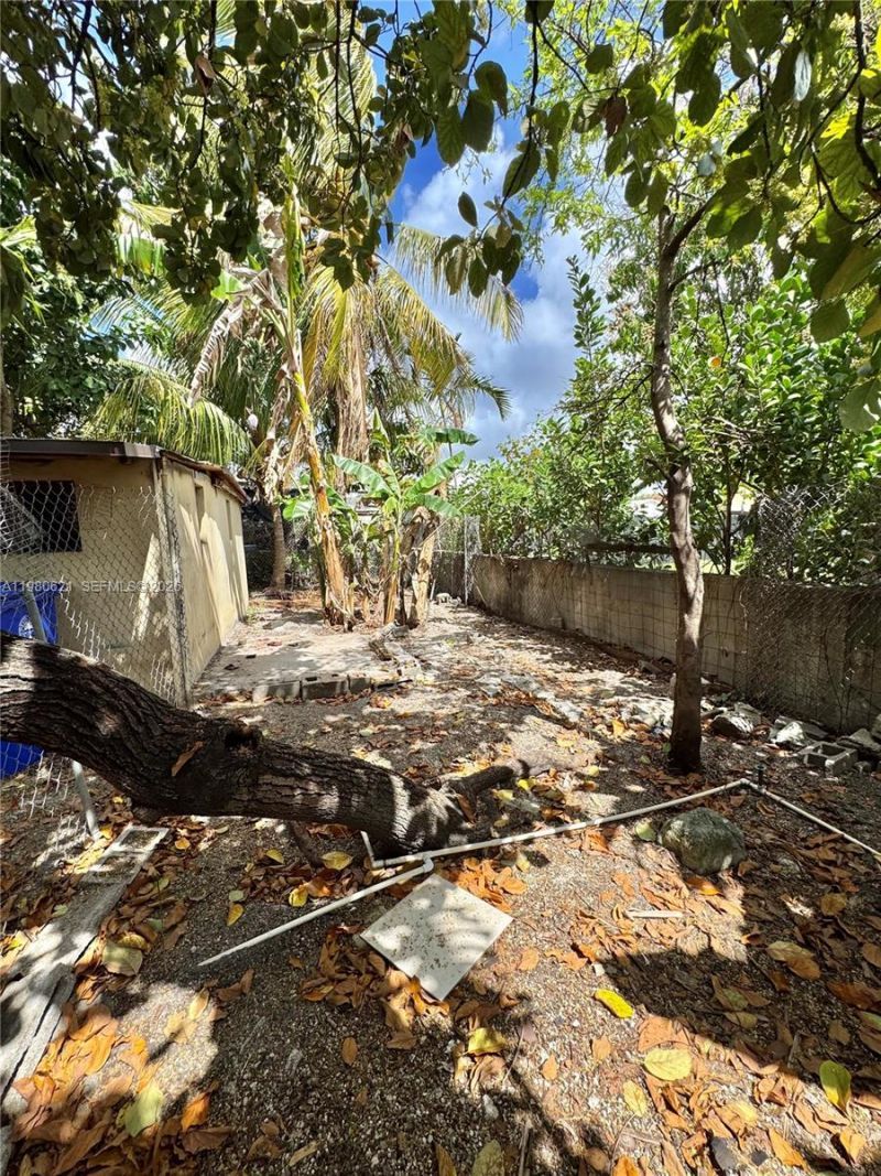 2395 SW 2nd Street, Miami, FL 33135 Photo