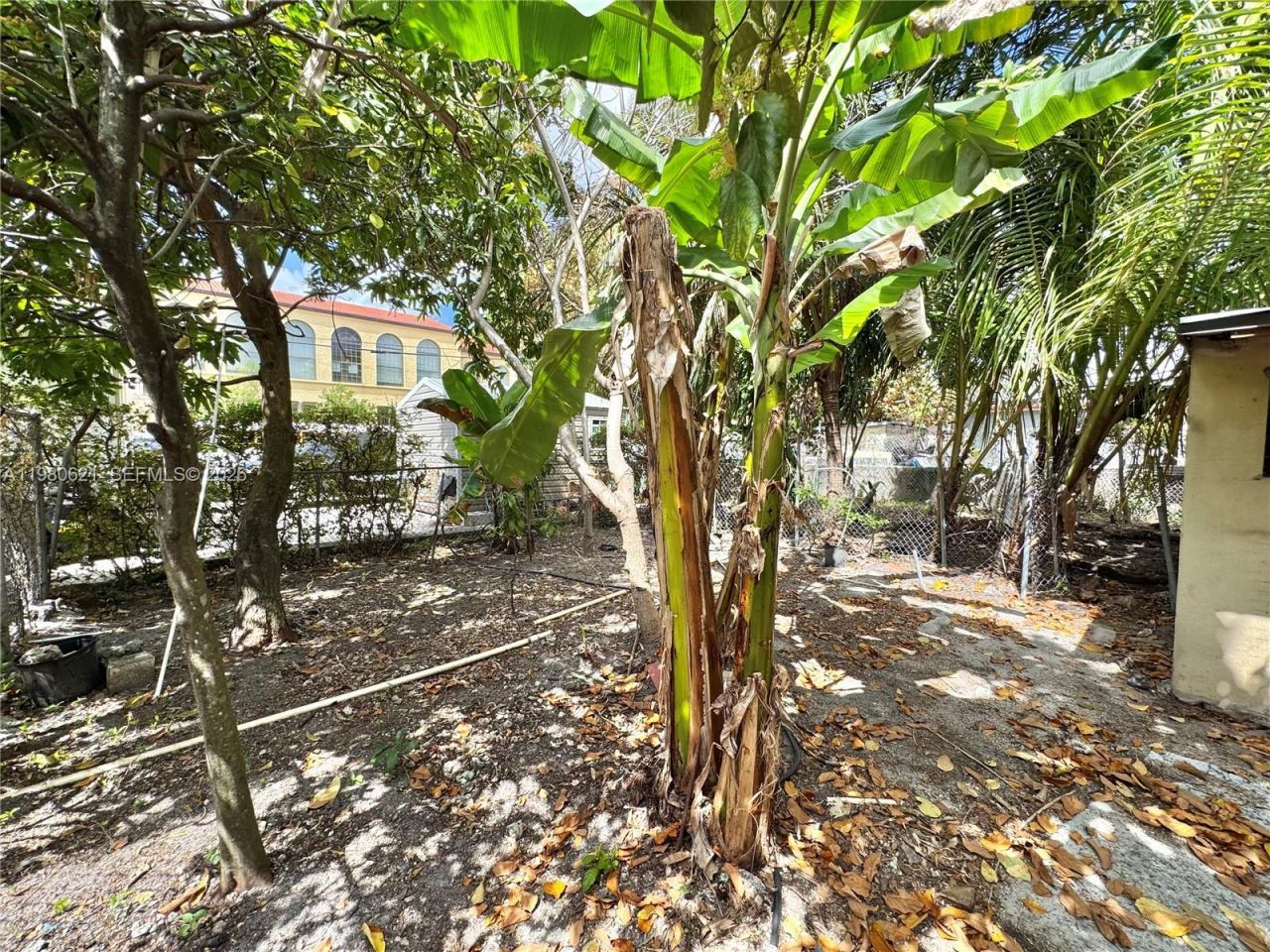 2395 SW 2nd Street, Miami, FL 33135 Photo