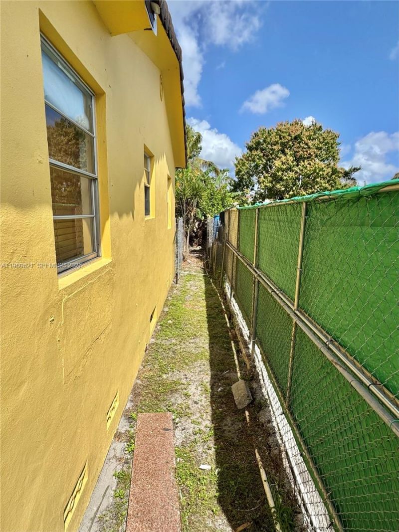 2395 SW 2nd Street, Miami, FL 33135 Photo