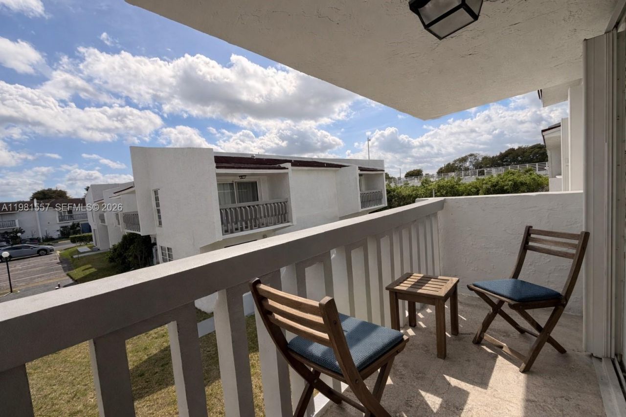9430 SW 170th St , Unit 303, Palmetto Bay, FL 33157 Photo