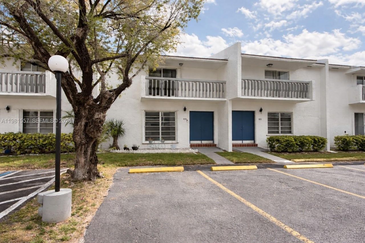 9430 SW 170th St , Unit 303, Palmetto Bay, FL 33157 Photo
