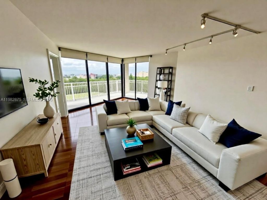 1000 Quayside Ter, Unit 1009, Miami, FL 33138 Photo