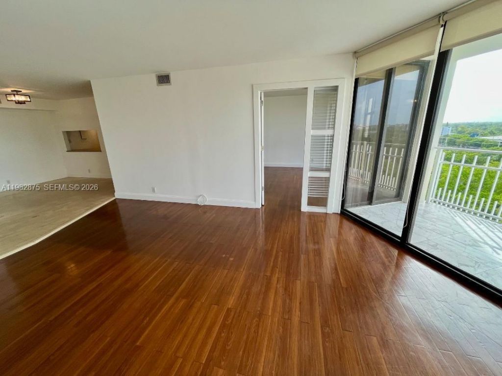 1000 Quayside Ter, Unit 1009, Miami, FL 33138 Photo