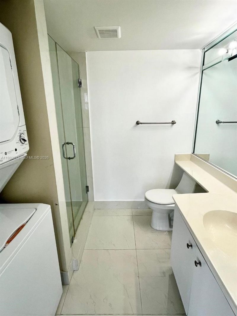 1000 Quayside Ter , Unit 1009, Miami, FL 33138 Photo